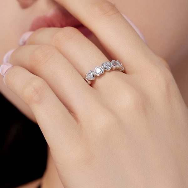 Luxury heart-shaped zircon ring Supply